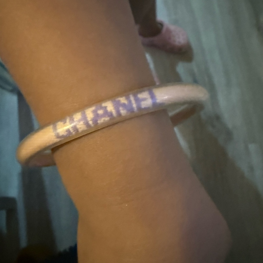CHANEL Cream and Purple Bracelet with Metallic Clasp - Picture 7 of 8
